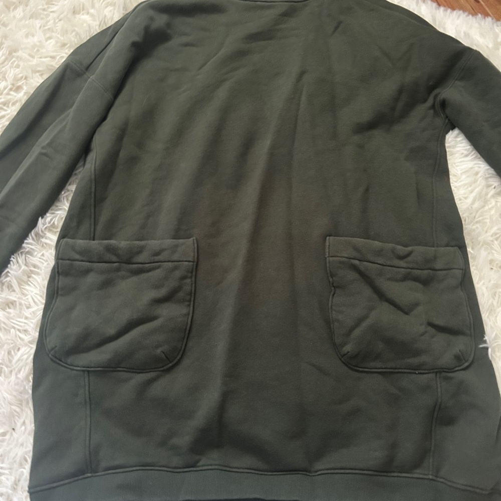 Pomander Place Olive Green Long Sleeve Top with Pockets, size S